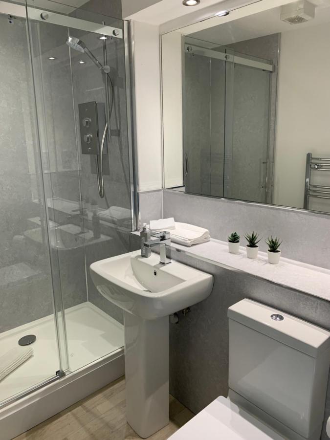 3 Bedroom - 2 Bathroom Townhouse In Corstorphine Near Murrayfield Stadium - Direct Bus To Edinburgh City Centre In 20 Minutes - Two Private Parking Spaces - Private Sunny Garden - Recently Refurbished Екстер'єр фото