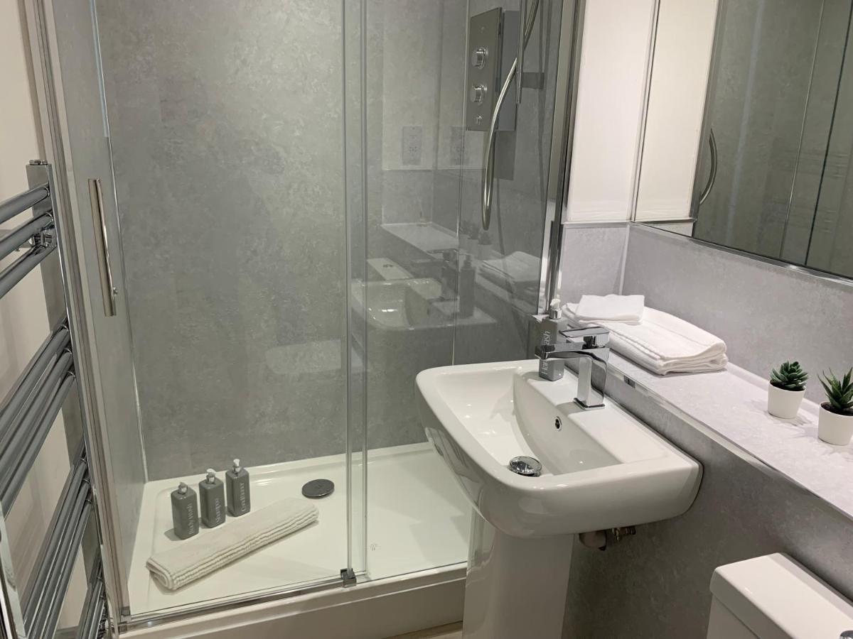 3 Bedroom - 2 Bathroom Townhouse In Corstorphine Near Murrayfield Stadium - Direct Bus To Edinburgh City Centre In 20 Minutes - Two Private Parking Spaces - Private Sunny Garden - Recently Refurbished Екстер'єр фото