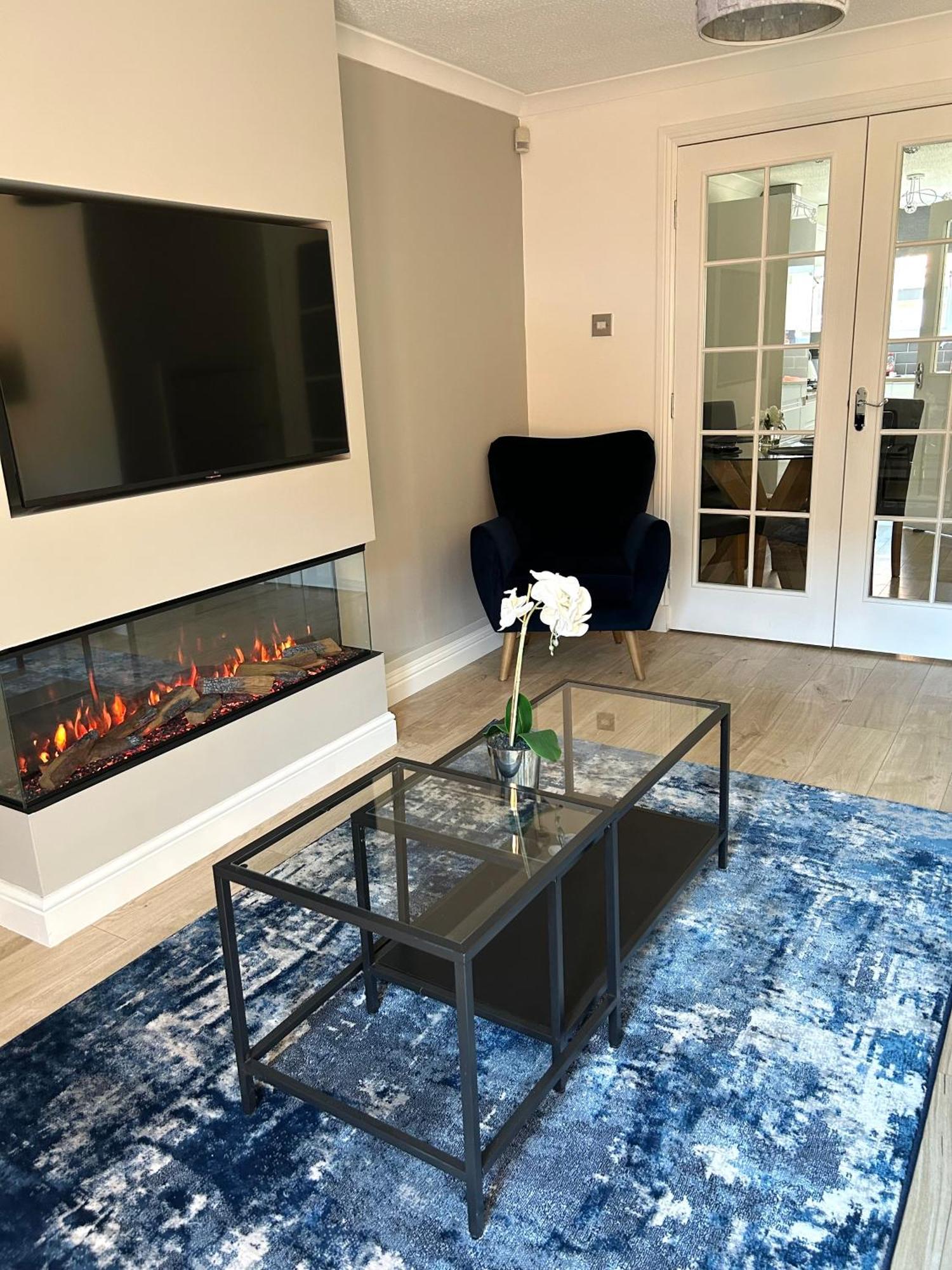 3 Bedroom - 2 Bathroom Townhouse In Corstorphine Near Murrayfield Stadium - Direct Bus To Edinburgh City Centre In 20 Minutes - Two Private Parking Spaces - Private Sunny Garden - Recently Refurbished Екстер'єр фото