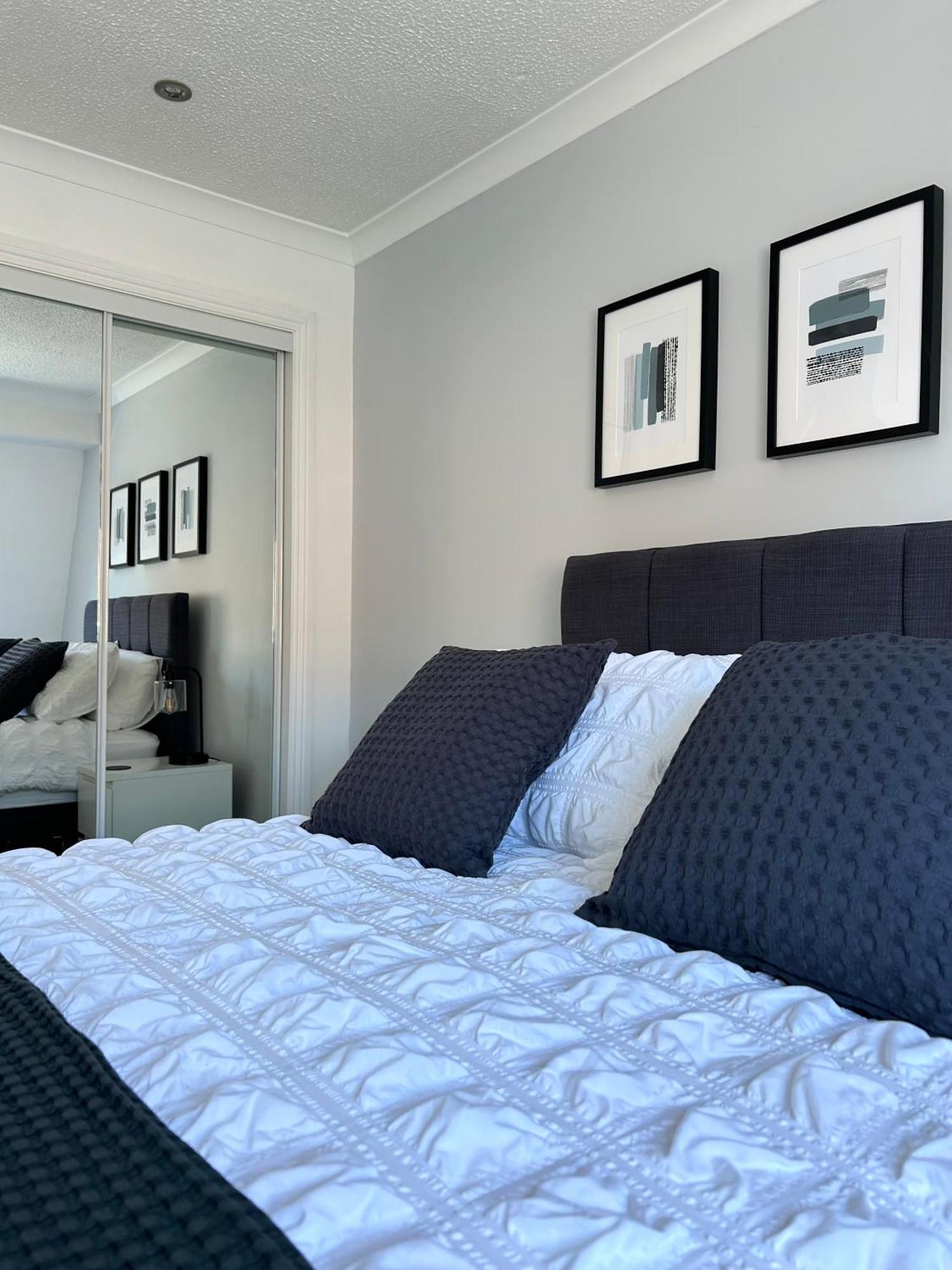 3 Bedroom - 2 Bathroom Townhouse In Corstorphine Near Murrayfield Stadium - Direct Bus To Edinburgh City Centre In 20 Minutes - Two Private Parking Spaces - Private Sunny Garden - Recently Refurbished Екстер'єр фото